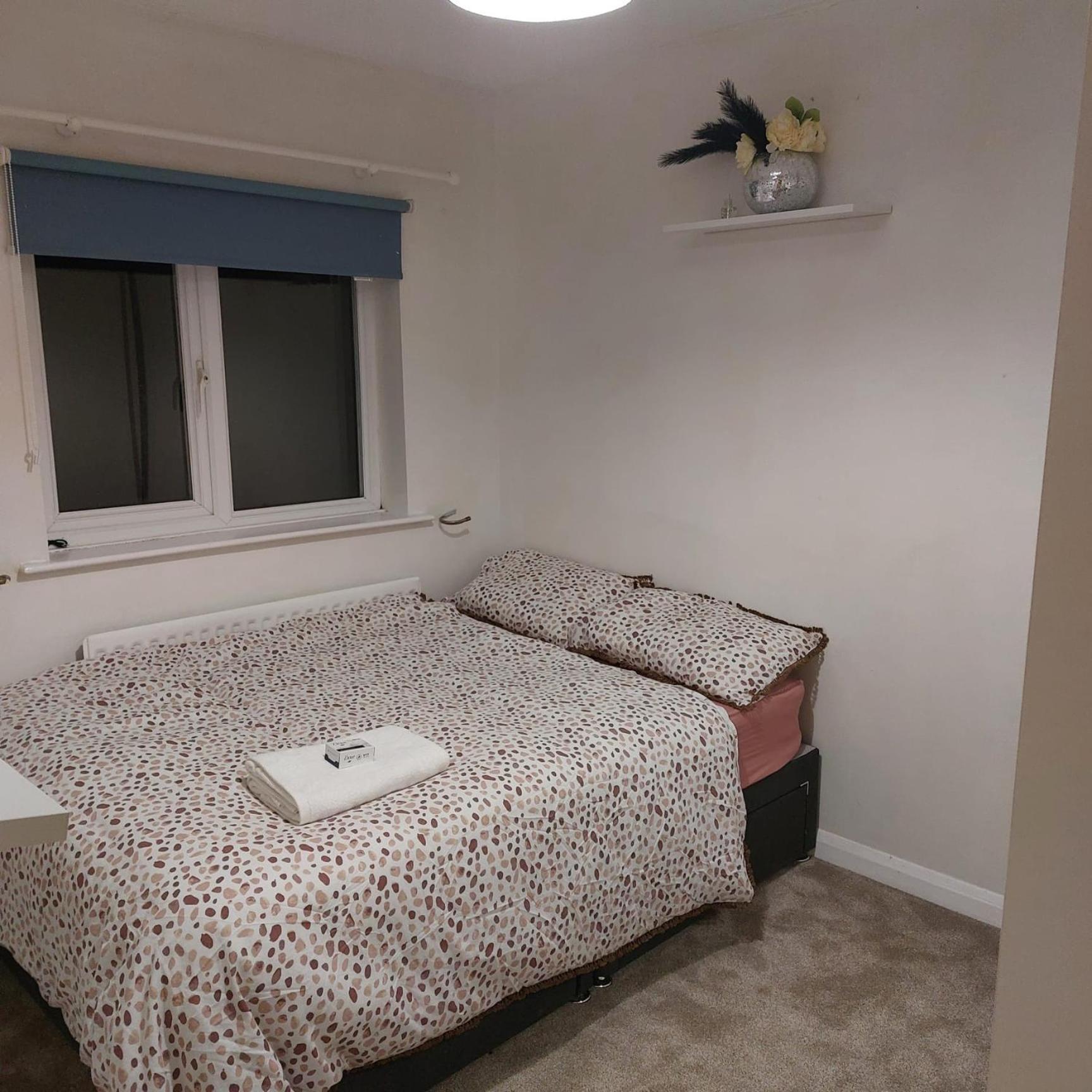 Double Room In A Cul De Sac Area Wellingborough Esterno foto